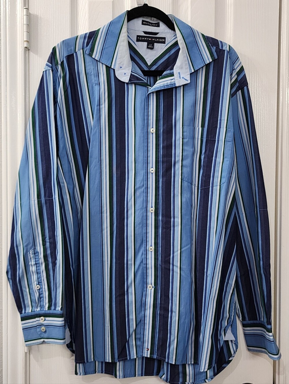 Tommy Hilfiger Men’s Blue & Navy Striped Dress Shirt Size: Large